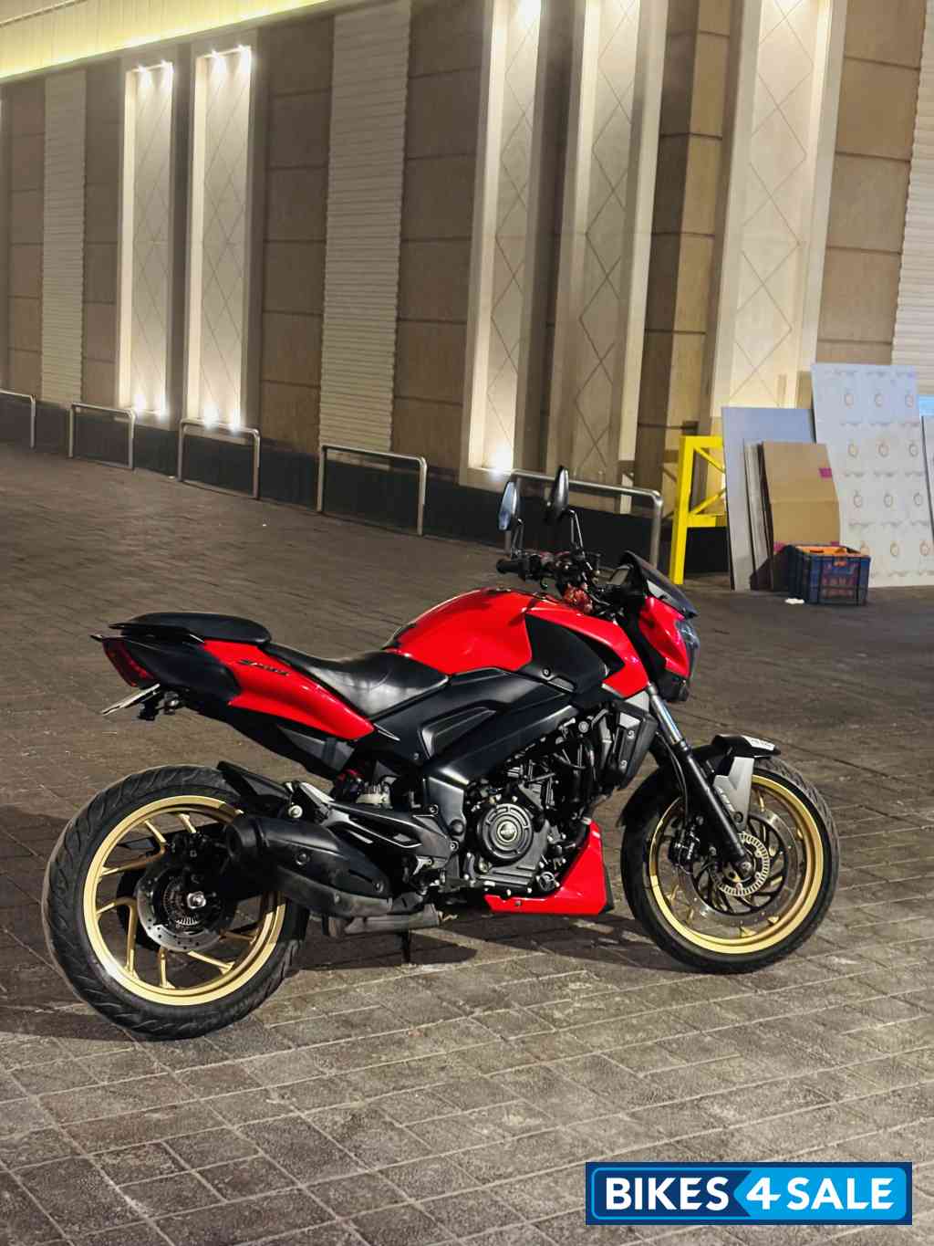 Canyon Red Bajaj Dominar 400 Disc
