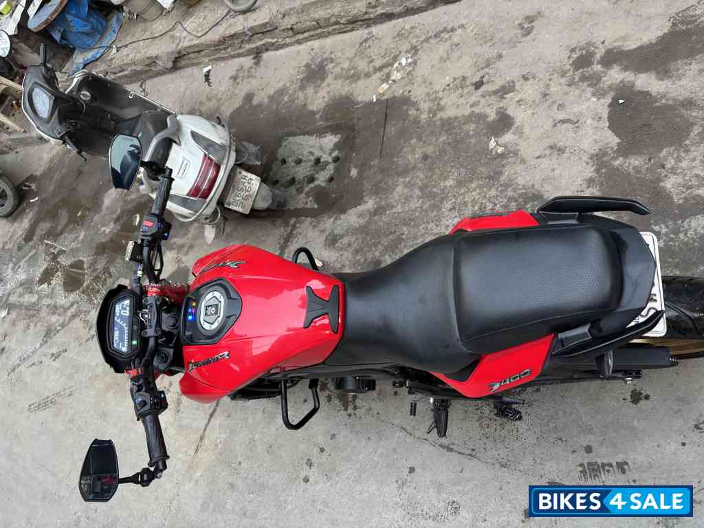 Canyon Red Bajaj Dominar 400 Disc Canyon Red Bajaj Dominar 400 Disc