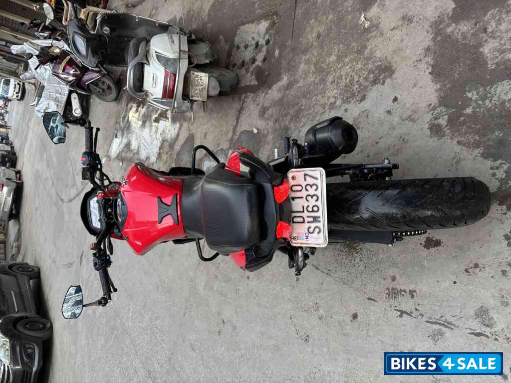 Canyon Red Bajaj Dominar 400 Disc Canyon Red Bajaj Dominar 400 Disc
