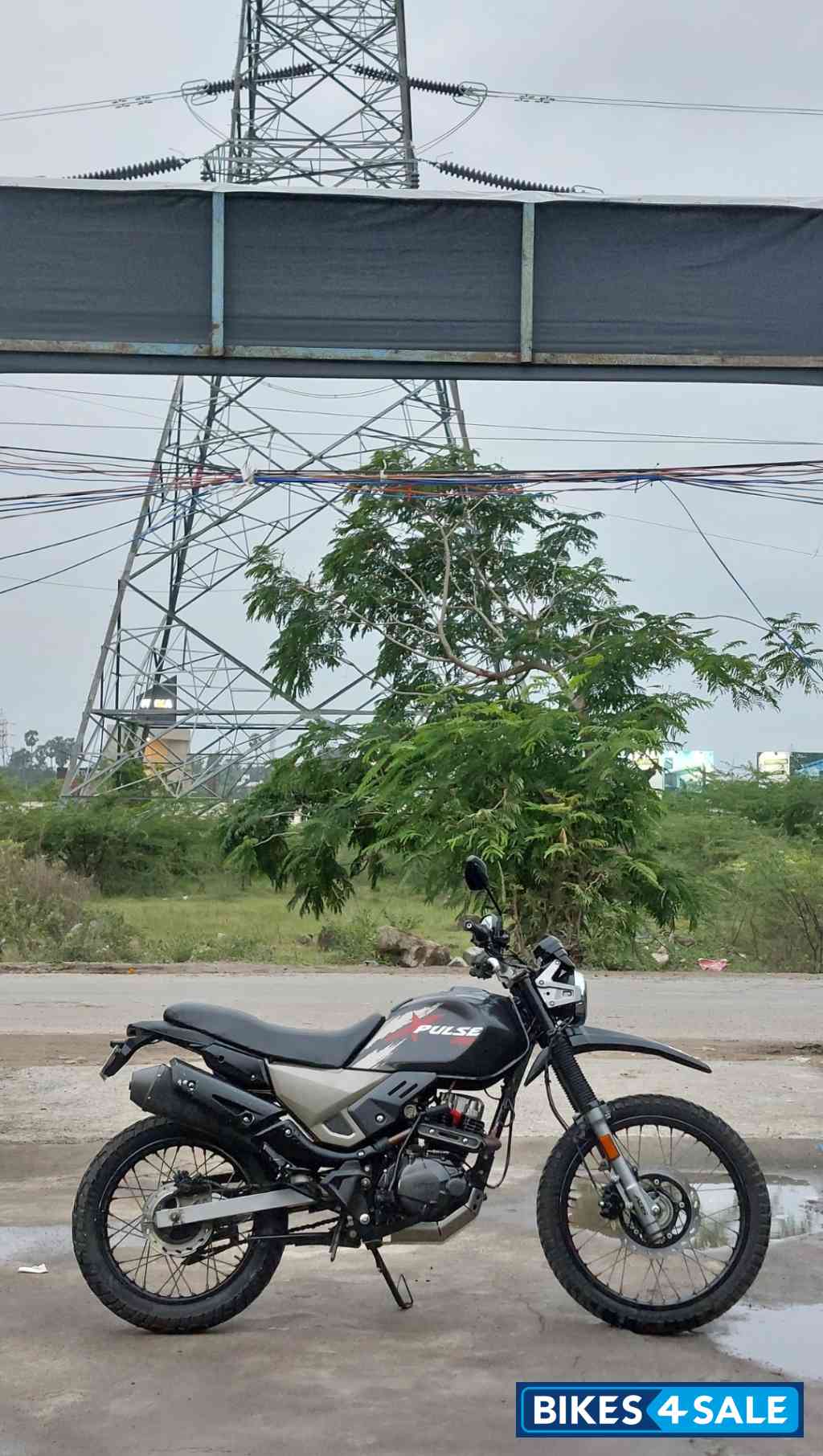 Dark Grey Hero XPulse 200 Dark Grey Hero XPulse 200