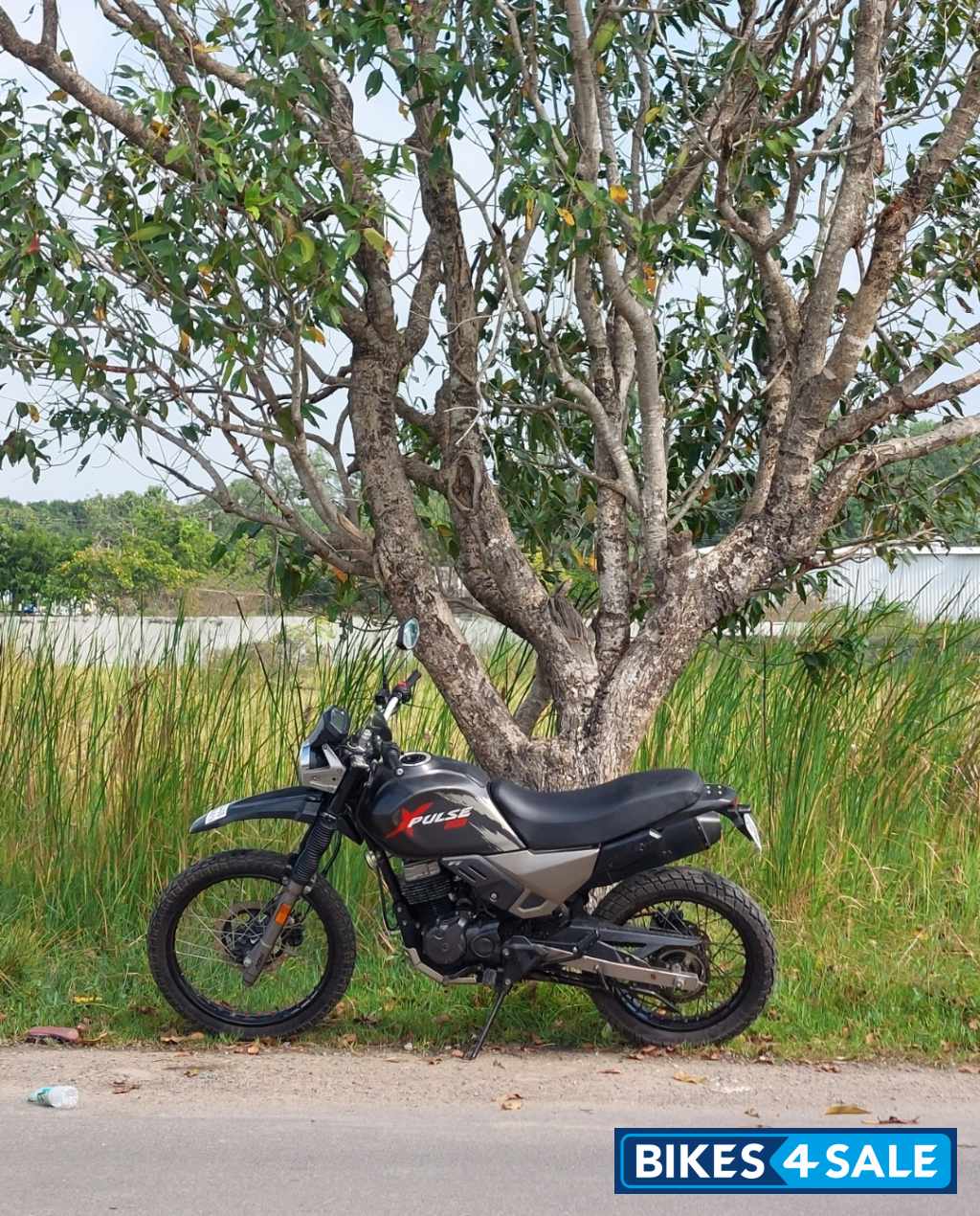 Dark Grey Hero XPulse 200 Dark Grey Hero XPulse 200