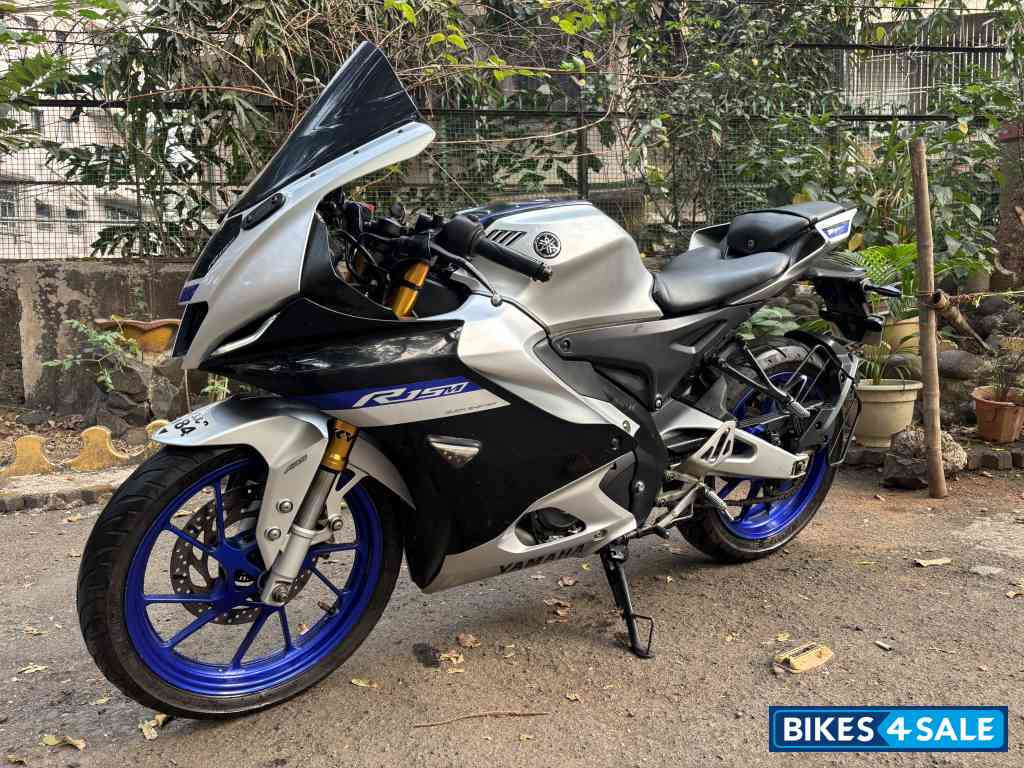 Yamaha R15M