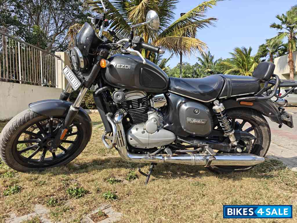 Yezdi Roadster Chrome