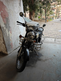 Black Royal Enfield Classic 350