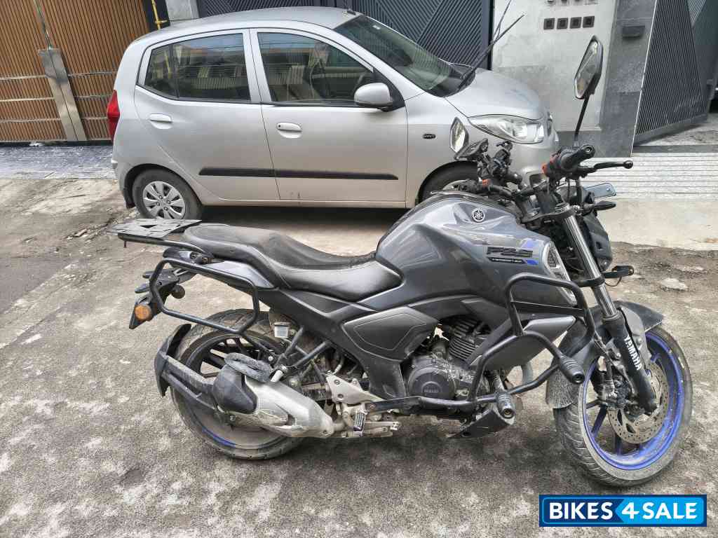 Grey Yamaha FZ-S FI V3