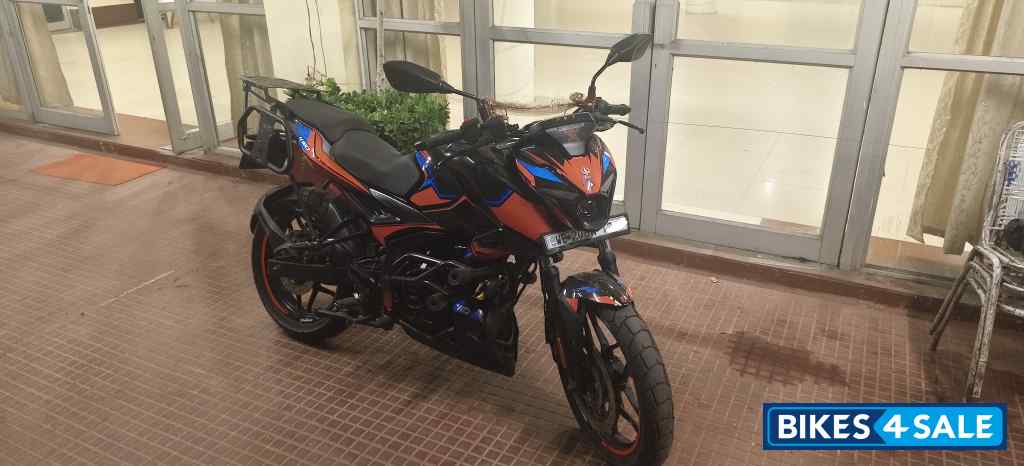 Bajaj Pulsar N160