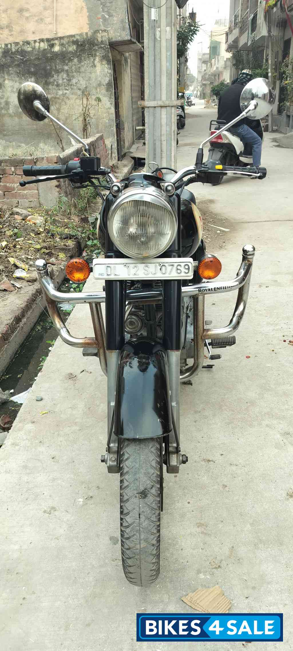 Black Royal Enfield Classic 350