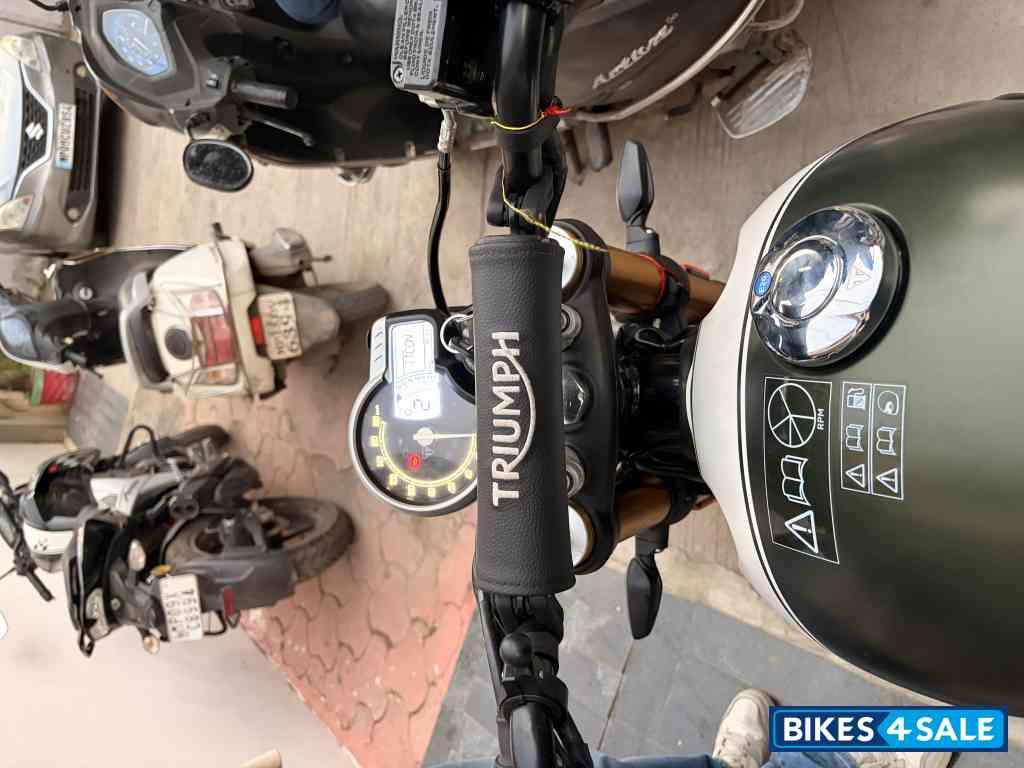 Olive Green Triumph Scrambler 400 X