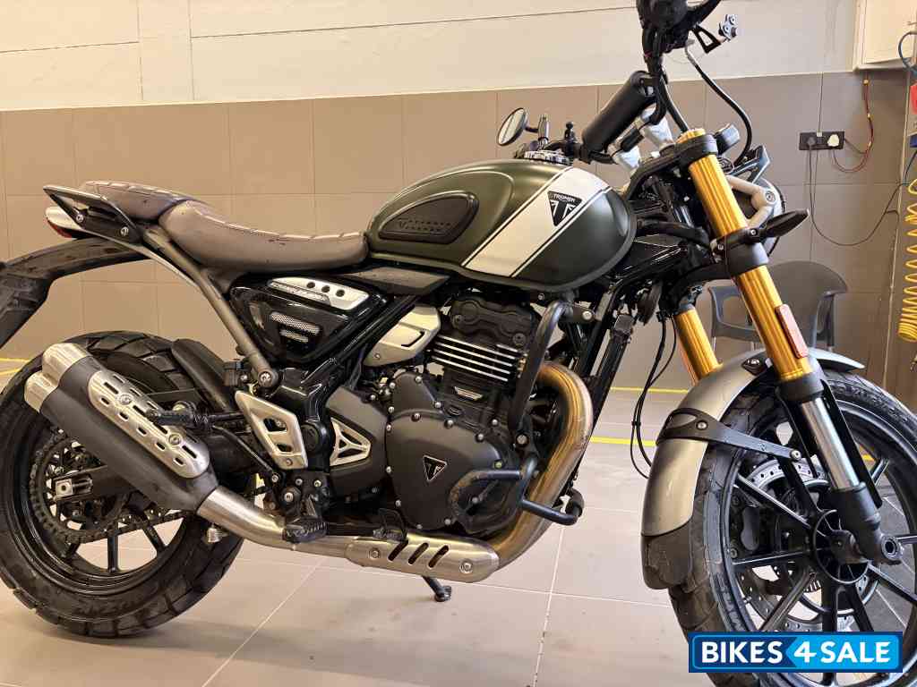 Olive Green Triumph Scrambler 400 X