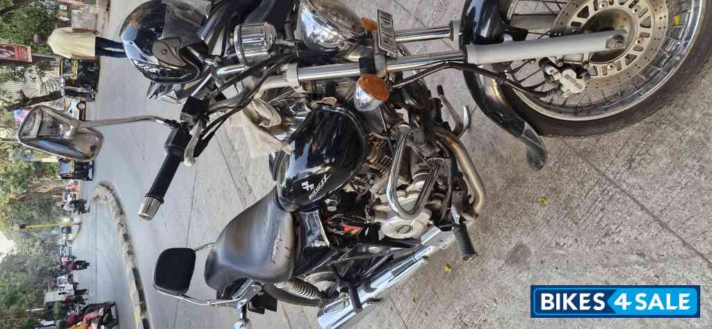 Bajaj Avenger 220 DTS-i