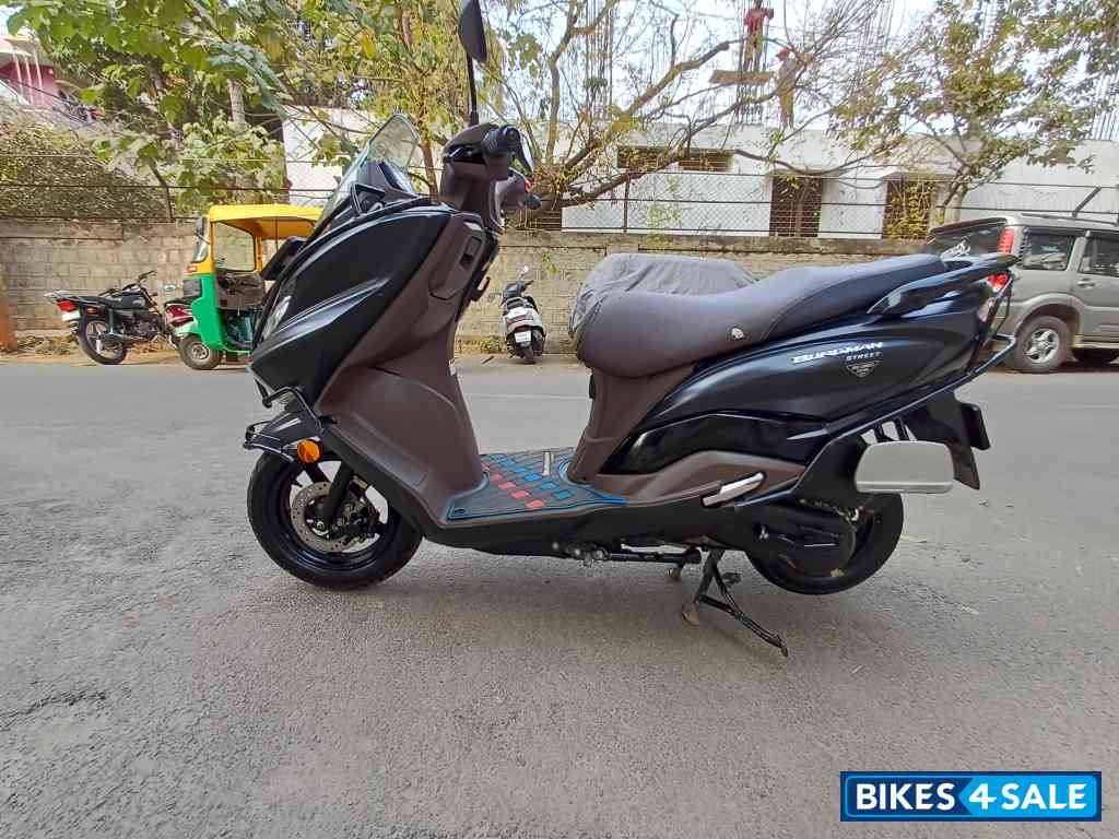 Suzuki Burgman Street