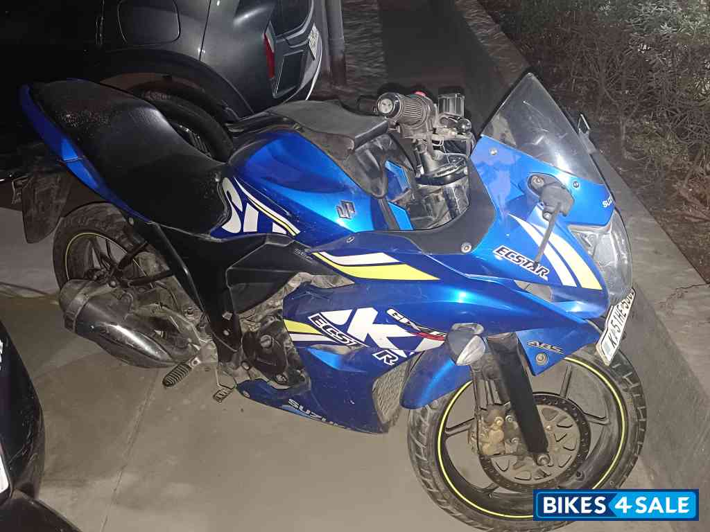 Suzuki Gixxer SF Fi