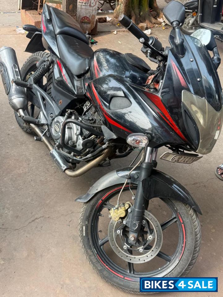 Bajaj Pulsar 220F