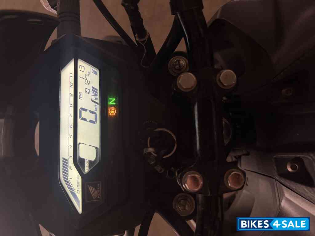 Gray Honda XBlade BS6