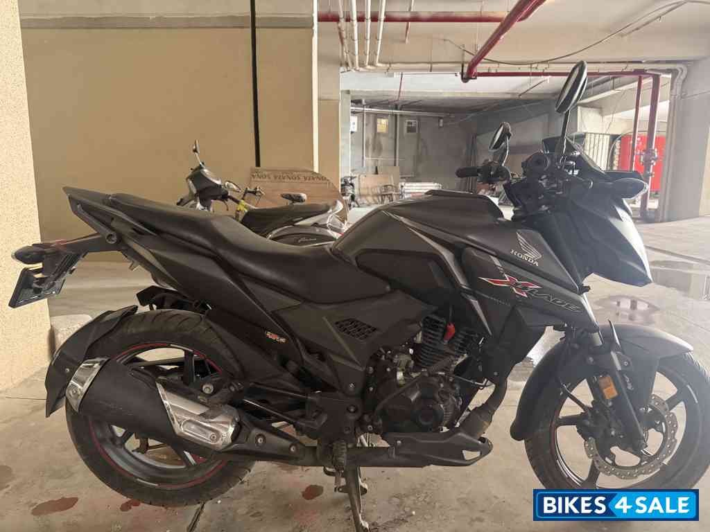 Gray Honda XBlade BS6