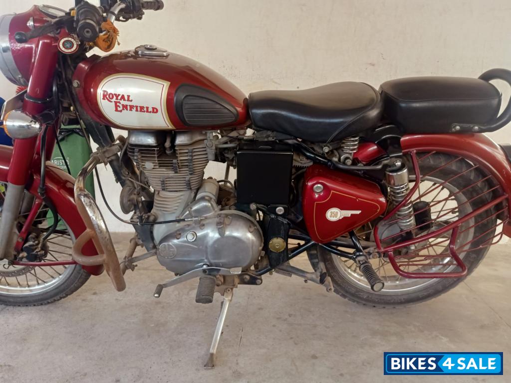 Maroon Royal Enfield Classic 350