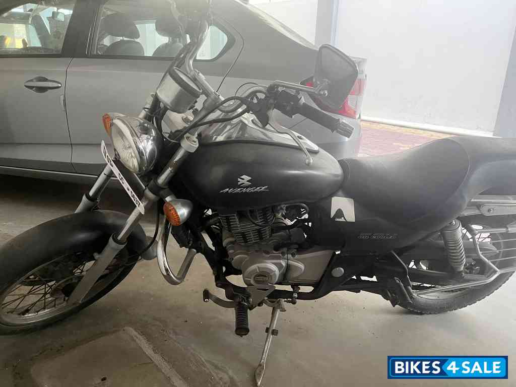 Bajaj Avenger 220 DTS-i