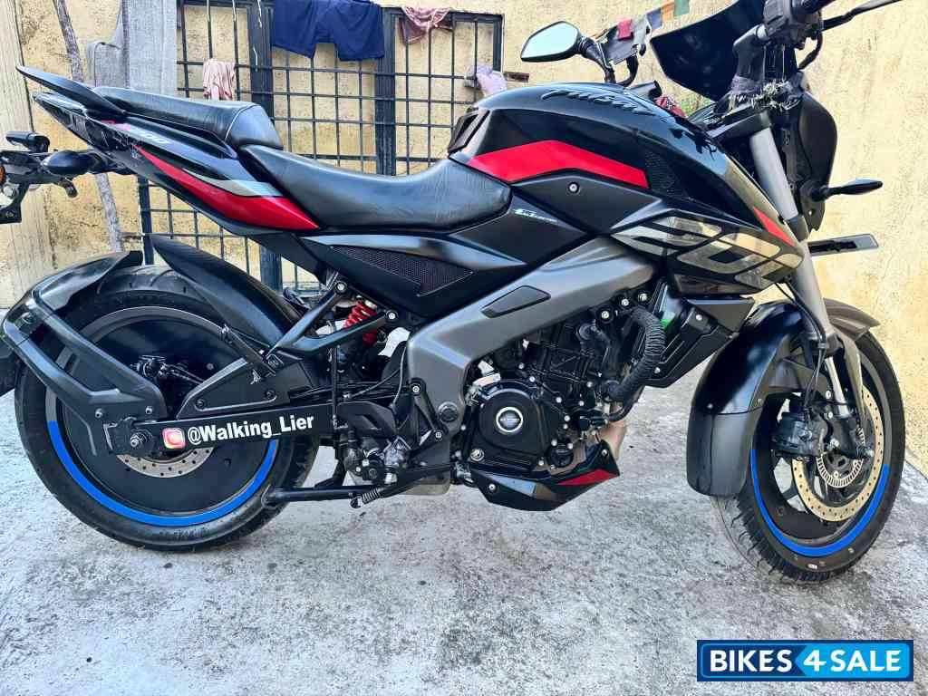 Black Red Bajaj Pulsar NS200