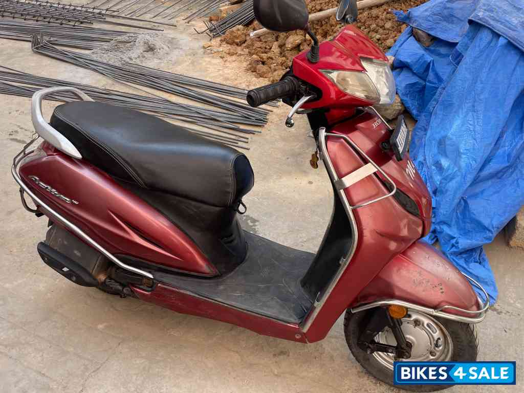 Red Honda Activa 4G