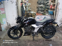 Black TVS Apache RTR 160 4V