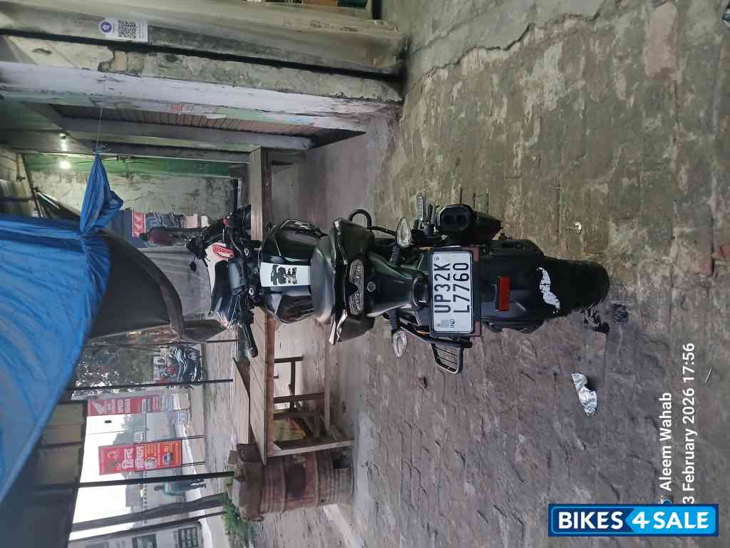 Black TVS Apache RTR 160 4V