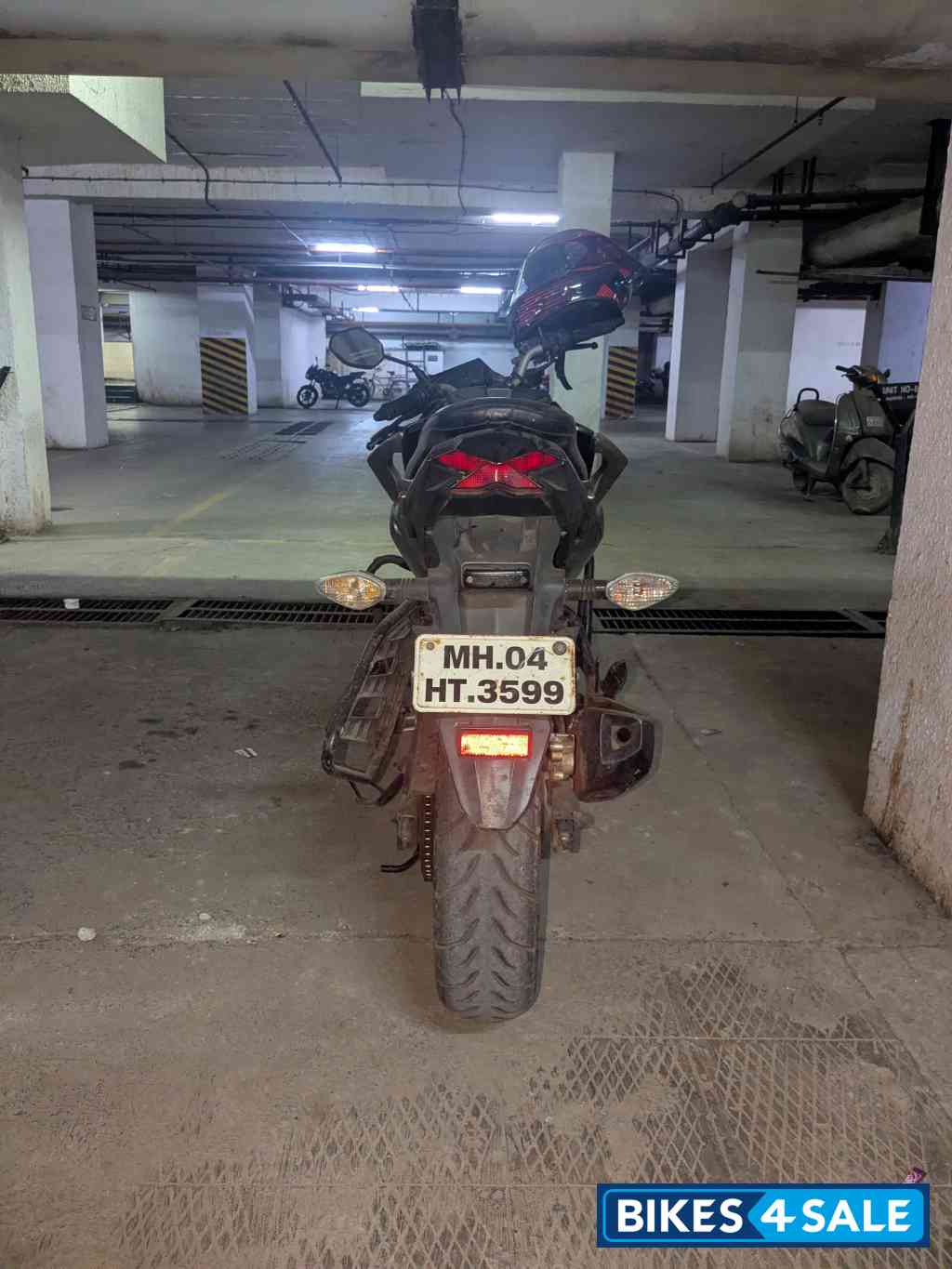 Black Honda CB Hornet 160R