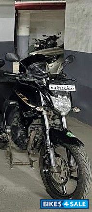 Black Yamaha FZ16