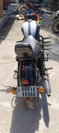 Yezdi Roadster Dual Tone