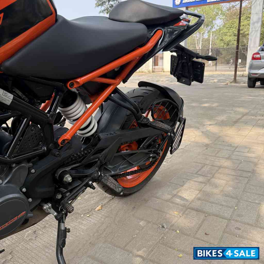KTM Duke 200
