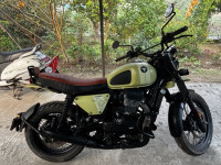 Yezdi Scrambler Dual Tone
