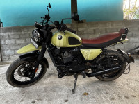 Yezdi Scrambler Dual Tone