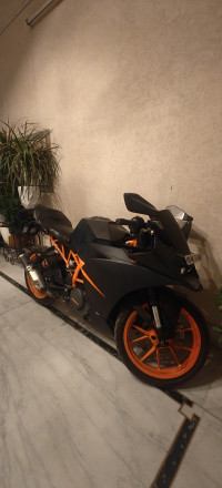 Black And Orange KTM RC 390