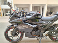 Sparkle Black Suzuki Gixxer SF
