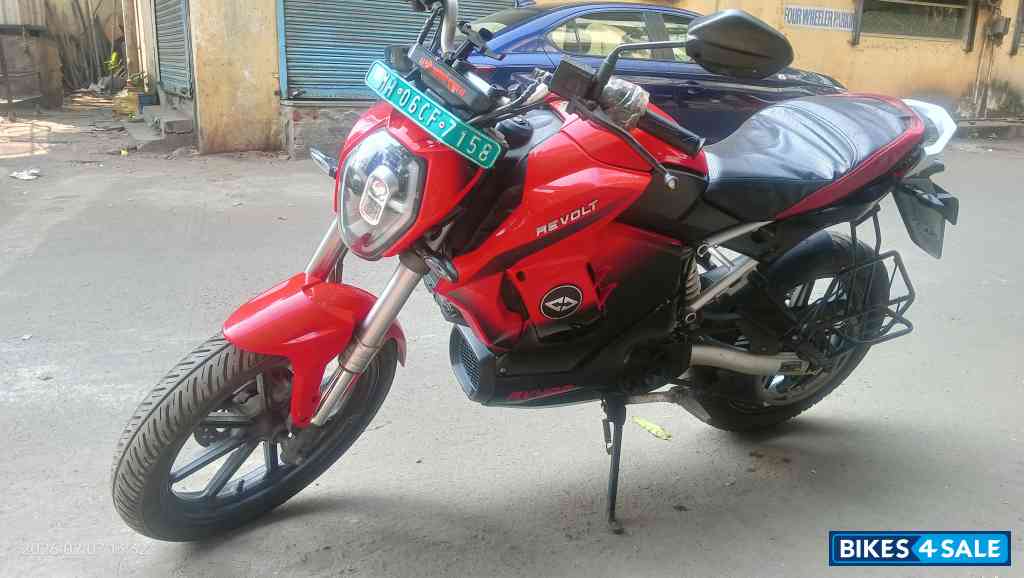 Red Revolt RV400 Eclipse Red