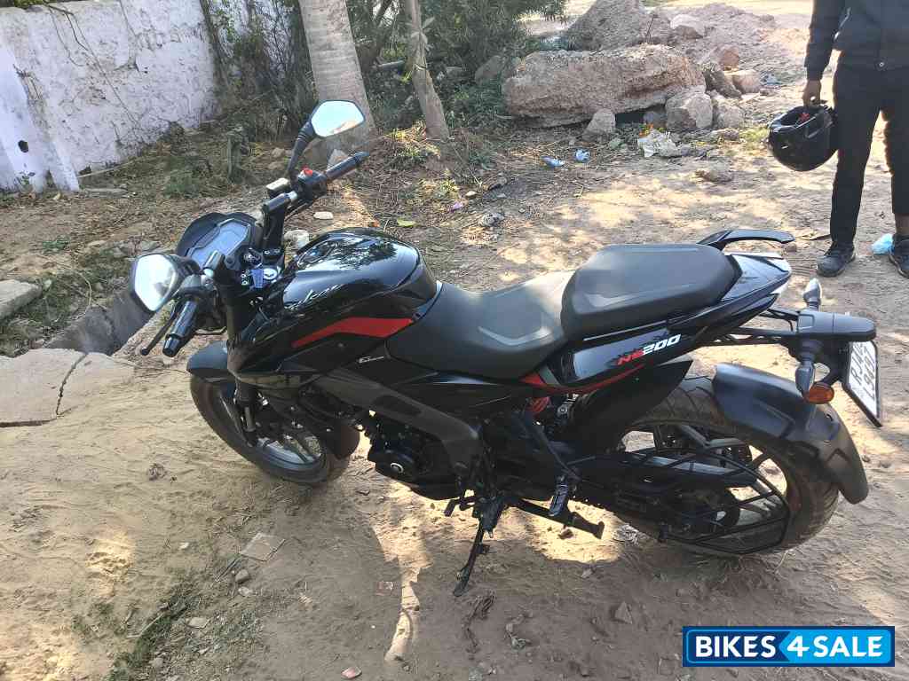 Black Bajaj Pulsar 200 NS ABS