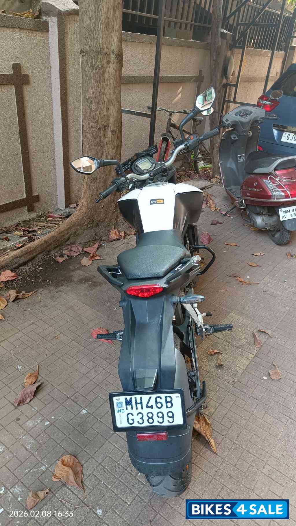 White KTM Duke 200