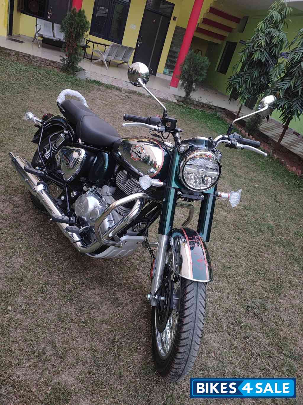 Emerald Green Chrome Royal Enfield Classic Chrome