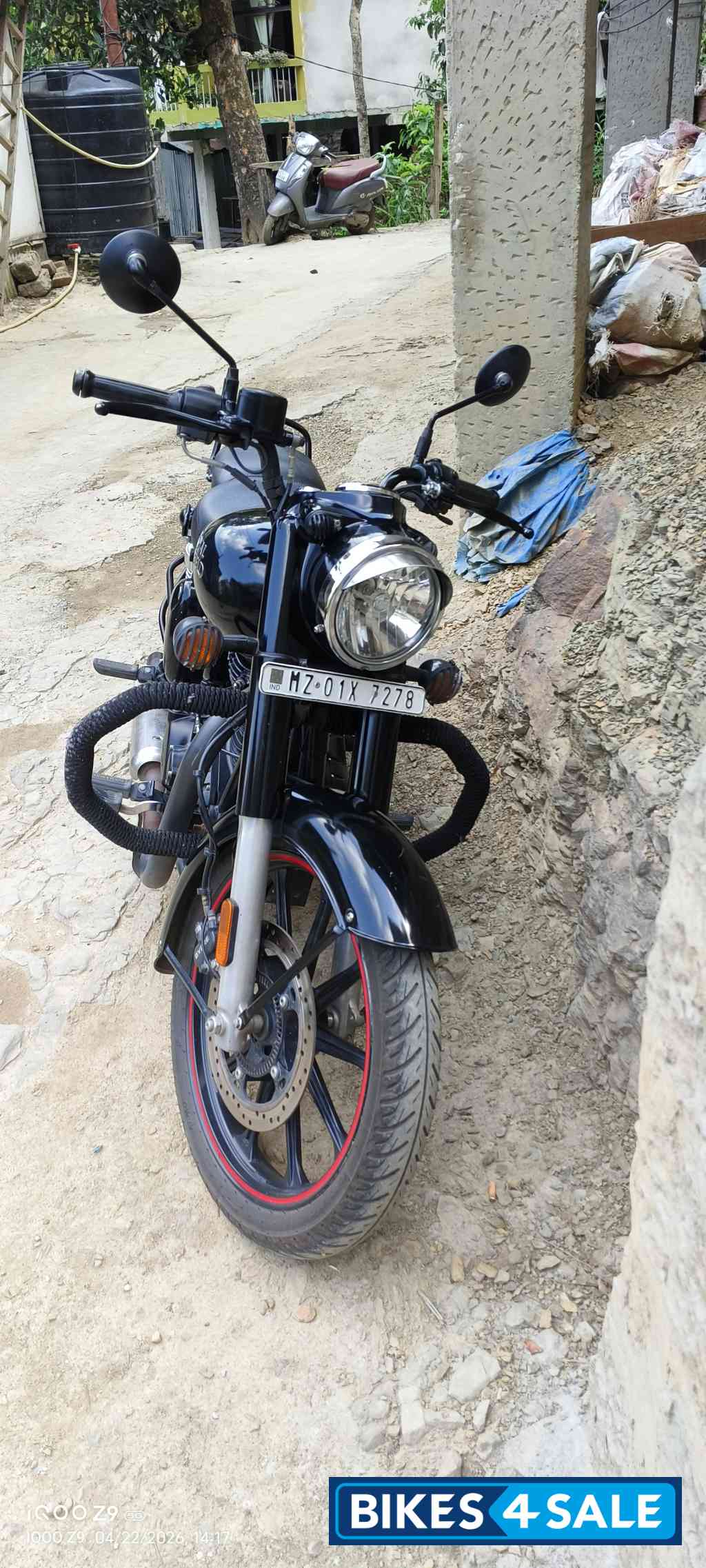 Black Royal Enfield Classic 350 Dual Channel BS6