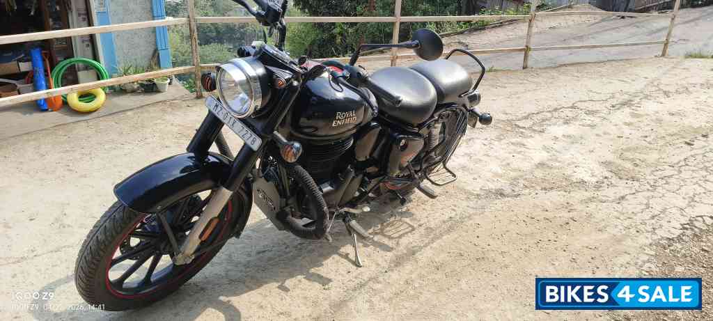 Black Royal Enfield Classic 350 Dual Channel BS6