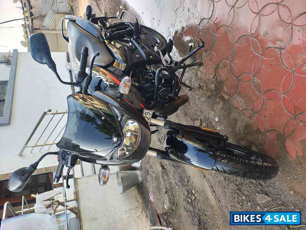 Bajaj Pulsar 125 Neon Disc Single Seat