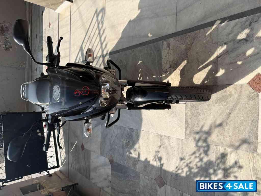 Bajaj Pulsar 150 Neon