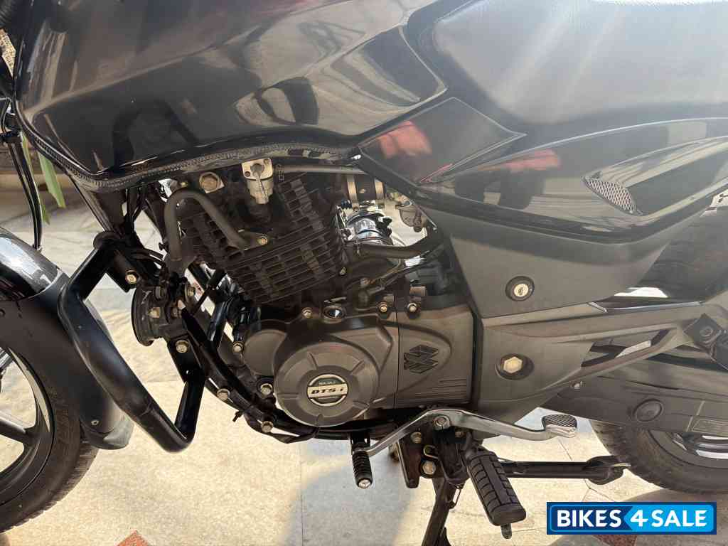 Bajaj Pulsar 150 Neon