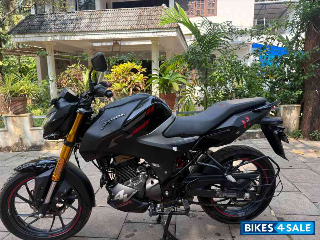 Hero Xtreme 160R 4V Standard