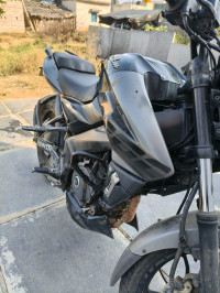 Black Bajaj Pulsar NS200