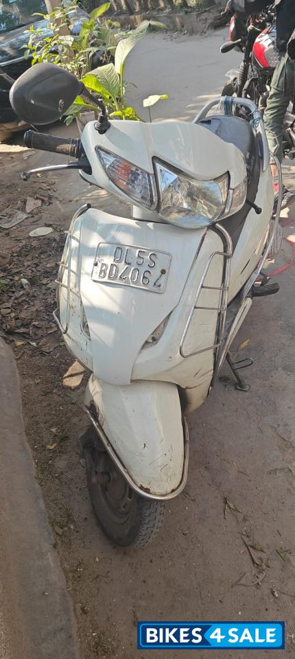 White Honda Activa DLX Limited Edition