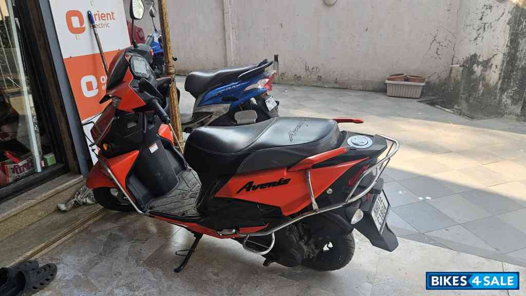 Suzuki Avenis 125 Ride Connect Edition