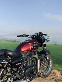 Red Benelli Imperiale 400 BS6
