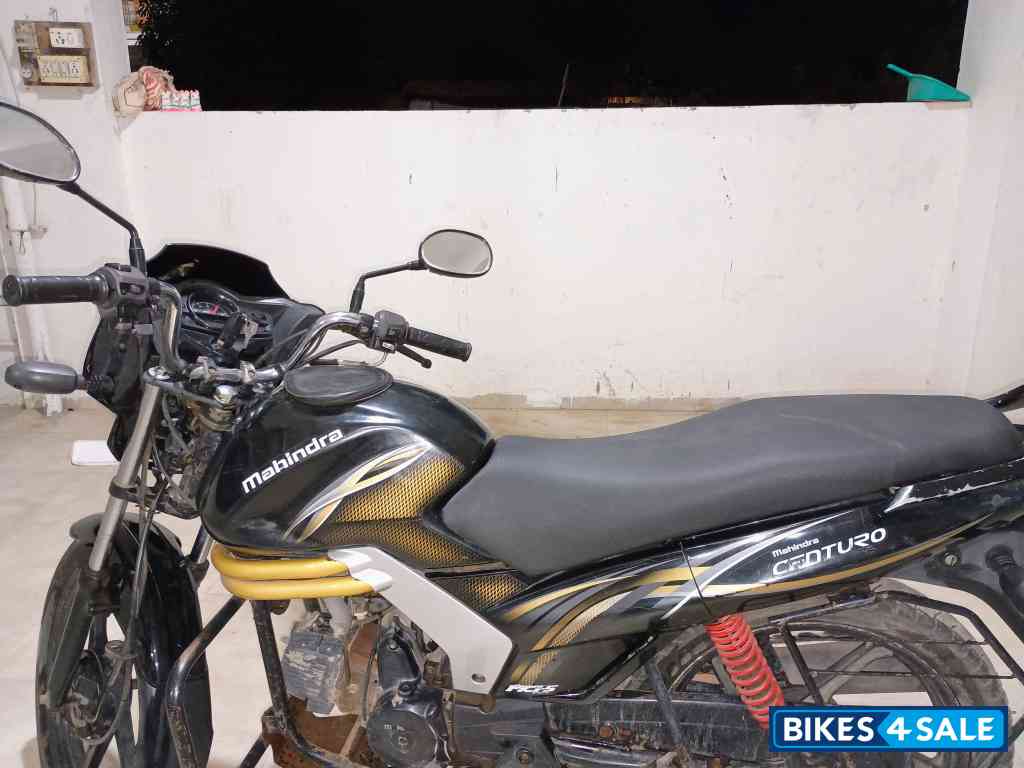 Black Mahindra Centuro