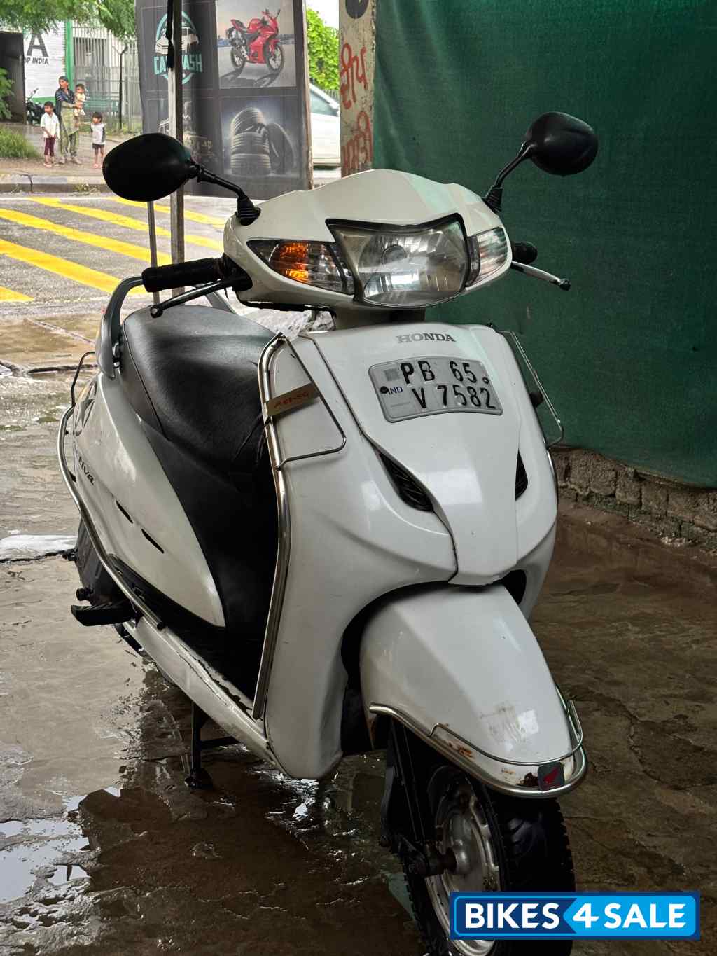 White Honda Activa
