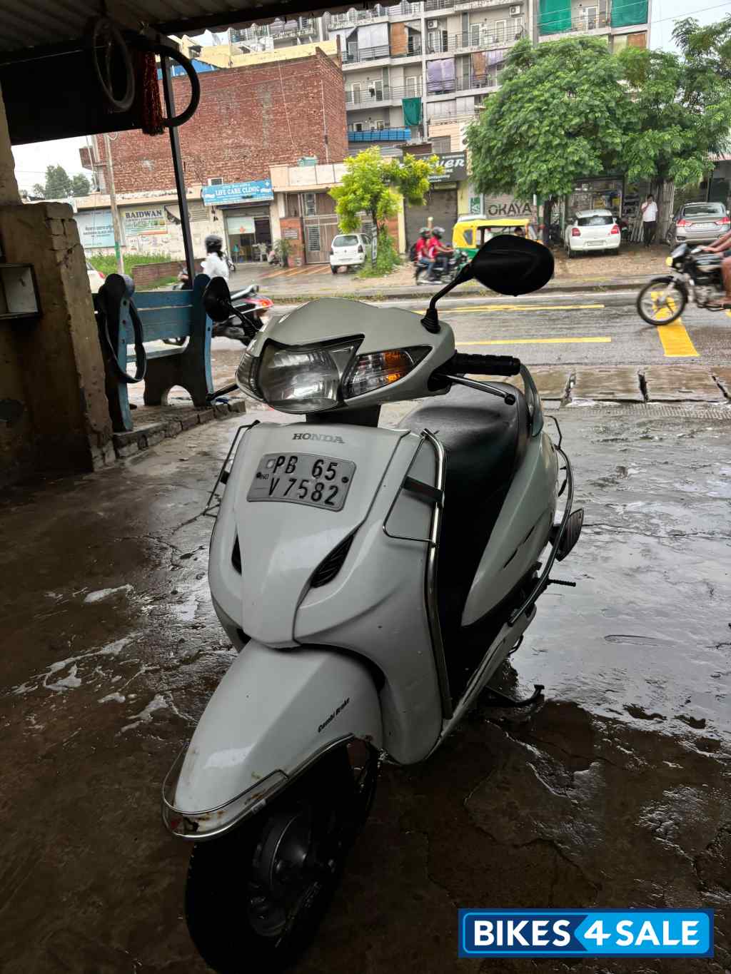 White Honda Activa